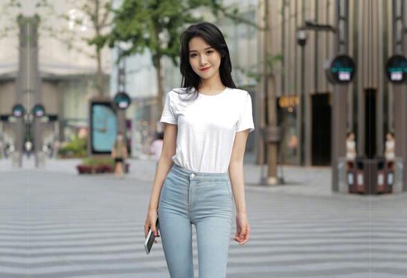 再度吹 硬开 干佳 人玉 体当前岂能错过疯 狂 甩 内 裤 这是在干嘛